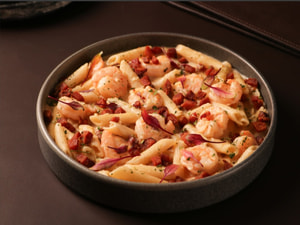 Penne Carbonara com Camaroes