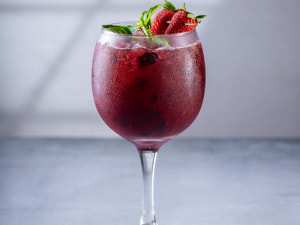 Gin e Frutas Vermelhas